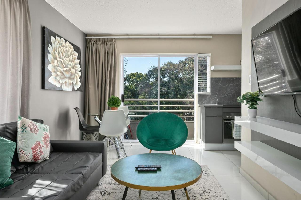 Marley On Katherine Apartments ヨハネスブルグ エクステリア 写真