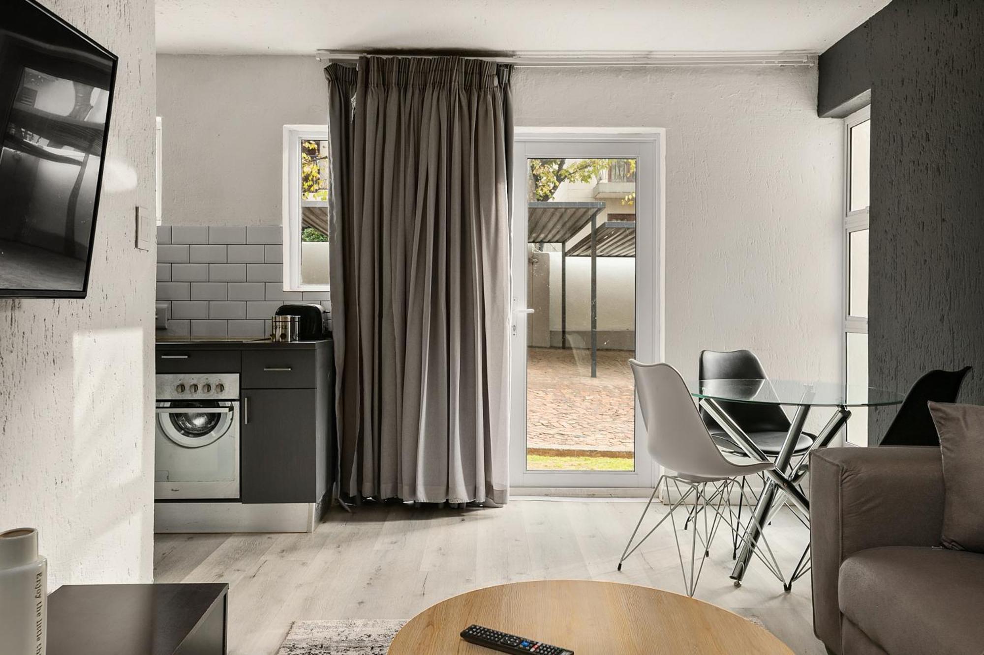 Marley On Katherine Apartments ヨハネスブルグ エクステリア 写真