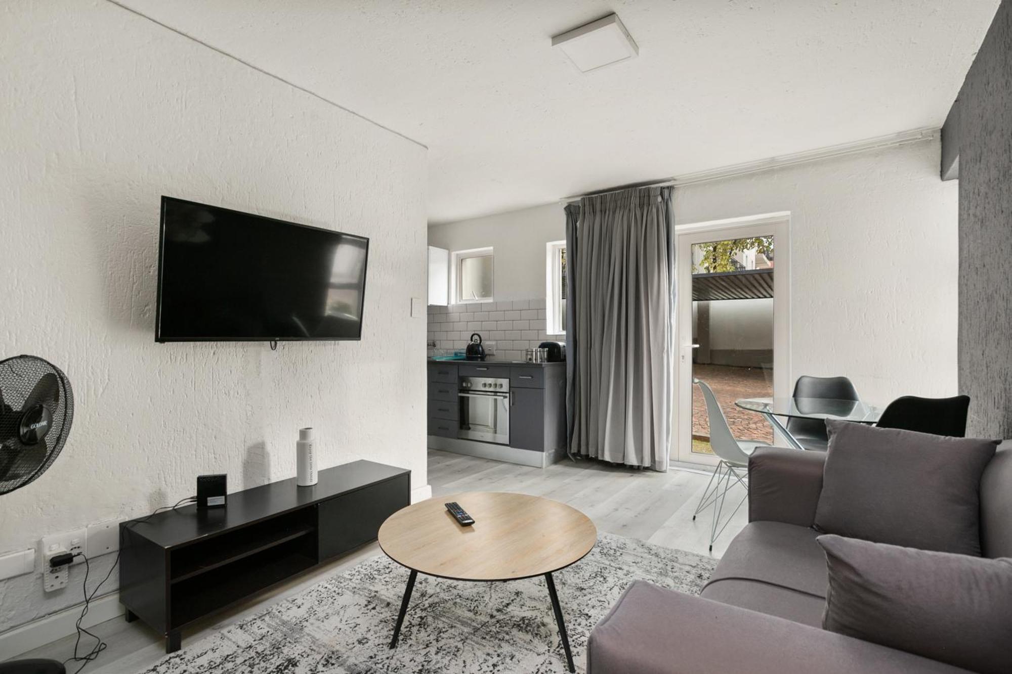Marley On Katherine Apartments ヨハネスブルグ エクステリア 写真