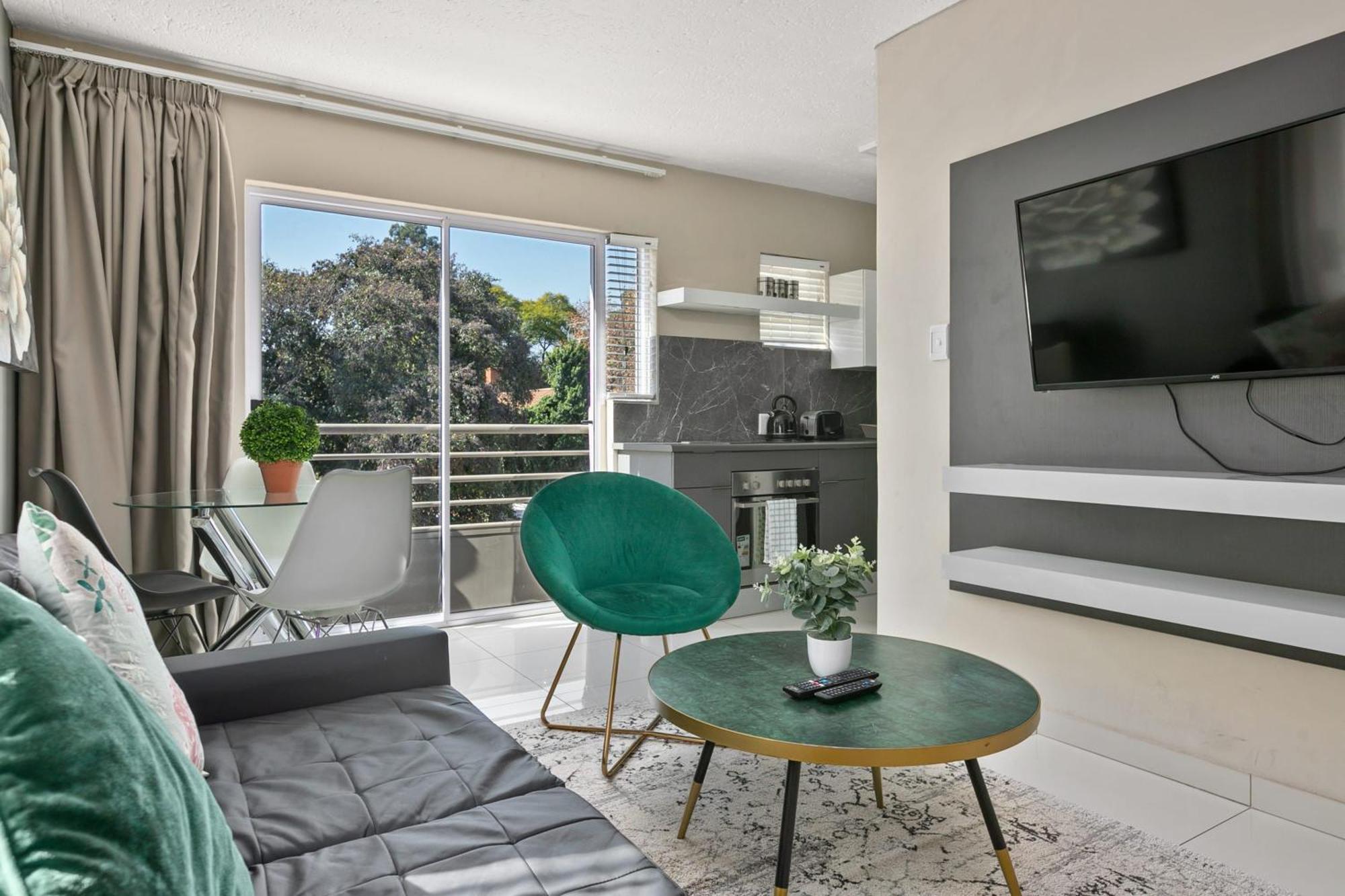 Marley On Katherine Apartments ヨハネスブルグ エクステリア 写真