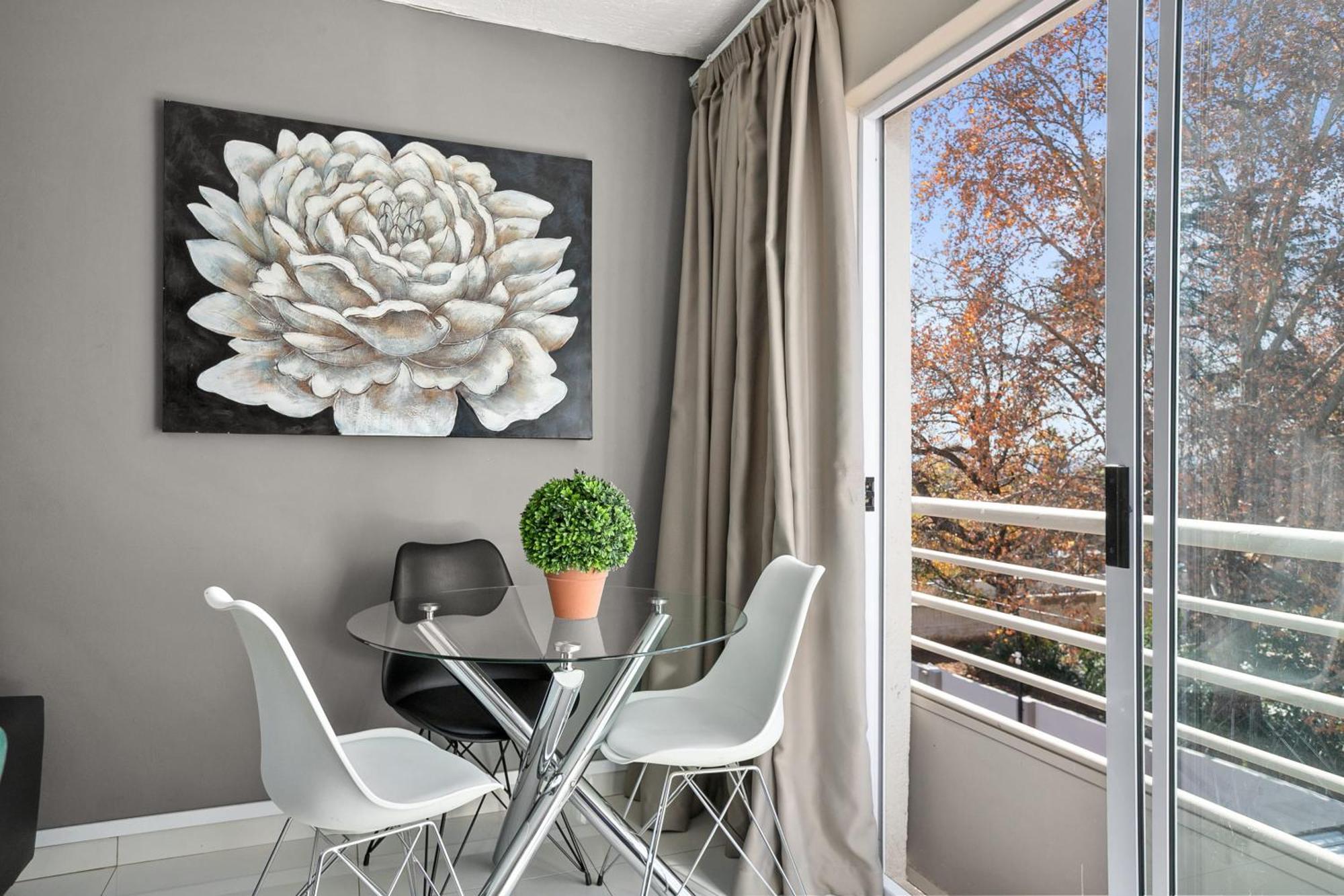 Marley On Katherine Apartments ヨハネスブルグ エクステリア 写真